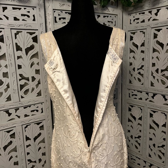 💘HOST PICK💘 SCALA INCREDIBLE IVORY CLASSY FULL BEADED SLEEVELESS FORMAL DRESS - Picture 10 of 13